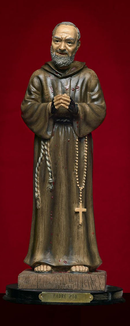 padrepiostatuefrontcandless.jpg padrepiostatuefrontcandless.jpg
